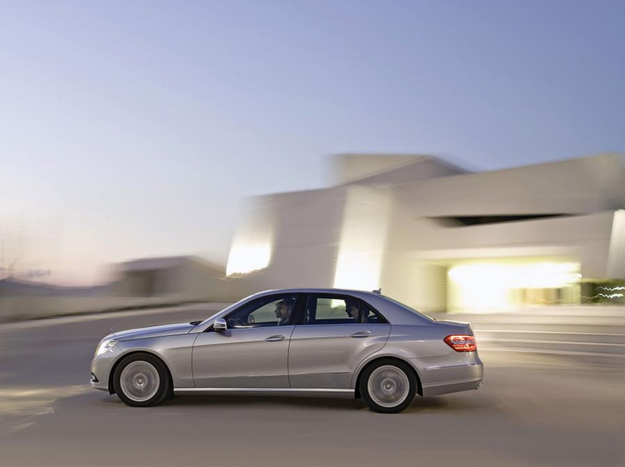  Mercedes-Benz E-Class 2010 года  (фото 115 из 128)